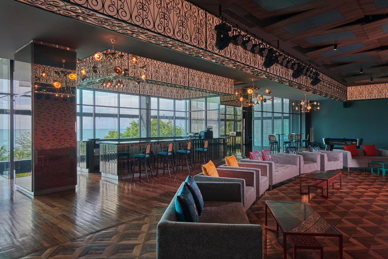 Hotel Angsana Teluk Bahang, Penang Batu Ferringhi Esterno foto The bar at the 101 Skybar